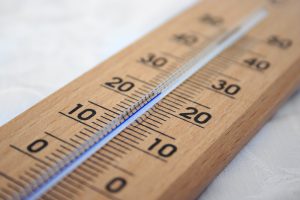 jaka powinna być temperatura w mieszkaniu